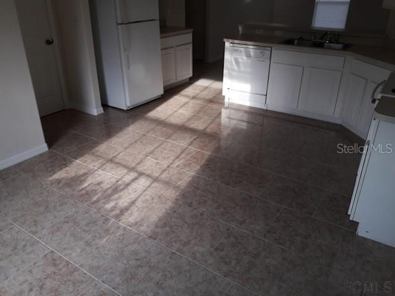 Photo 11 of 16 - 9 Pinetree Dr, Palm Coast, FL 32164
