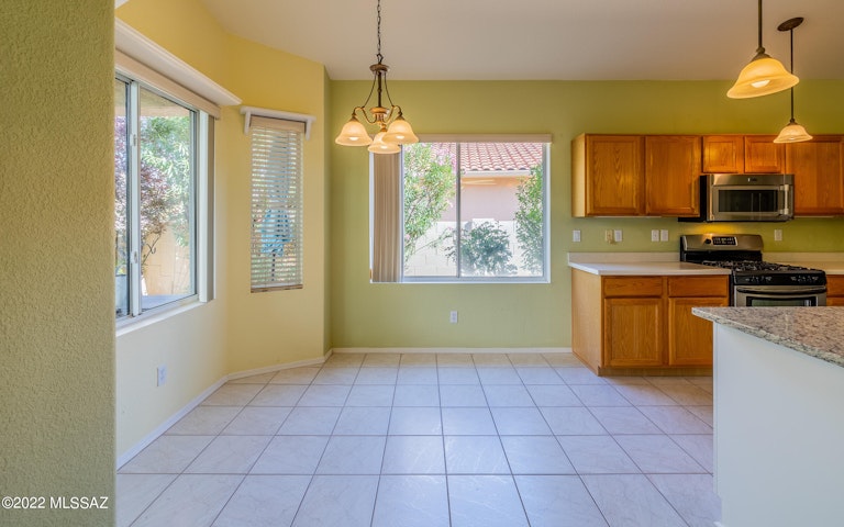 Photo 12 of 40 - 12254 N New Dawn Ave, Oro Valley, AZ 85755