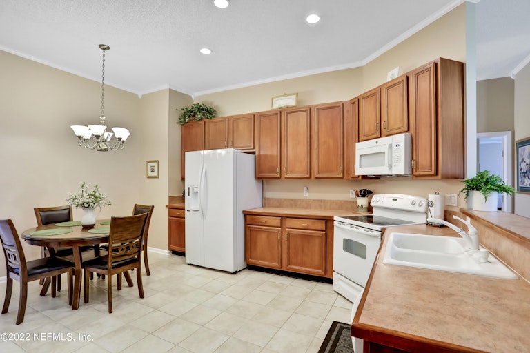 Photo 5 of 32 - 12669 Eaglesham Dr, Jacksonville, FL 32225