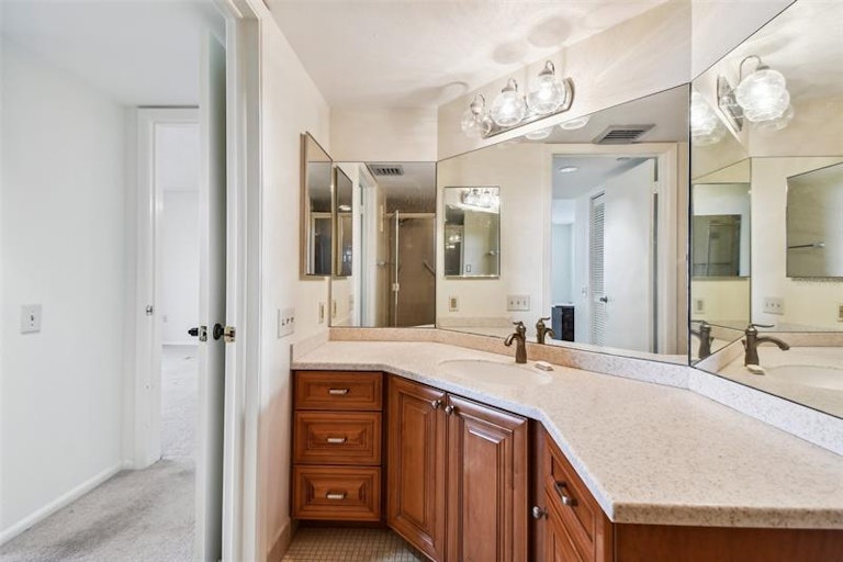 Photo 29 of 51 - 2333 Feather Sound Dr Unit B507, Clearwater, FL 33762