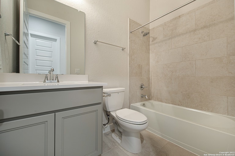 Photo 5 of 26 - 105 Matador, Boerne, TX 78006