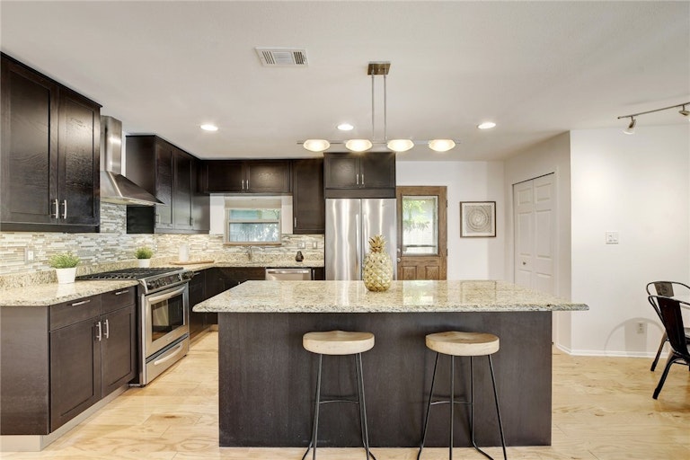 Photo 7 of 23 - 1503 Westmoor Dr, Austin, TX 78723