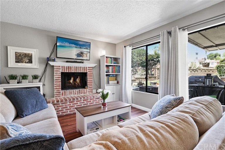 Photo 6 of 39 - 25631 Mont Pointe #7D, Lake Forest, CA 92630