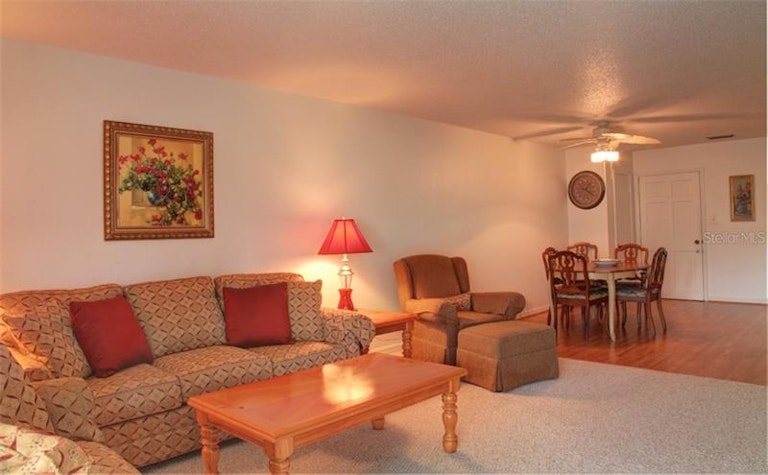 Photo 6 of 25 - 689 Lake Howard Dr NW #4D, Winter Haven, FL 33880