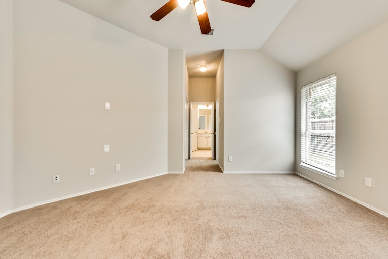 Photo 15 of 28 - 802 Cheyenne Dr, Allen, TX 75002