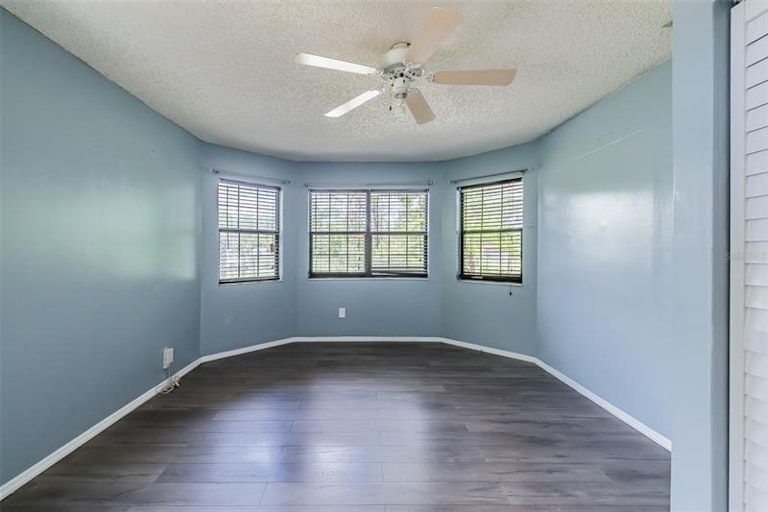 Photo 31 of 63 - 1208 5th St, Wimauma, FL 33598