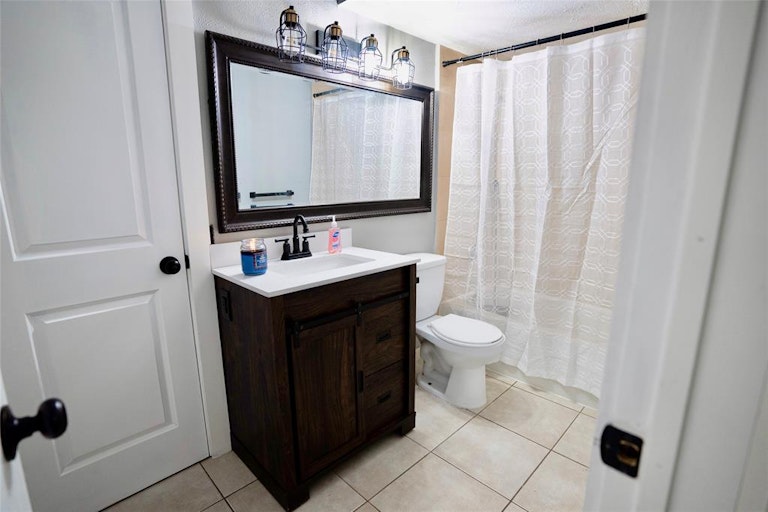 Photo 13 of 20 - 16906 Cairngale St, Houston, TX 77084