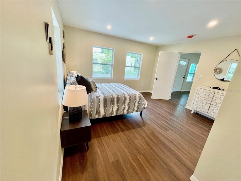Photo 5 of 64 - 1201 E Henry Ave, Tampa, FL 33604