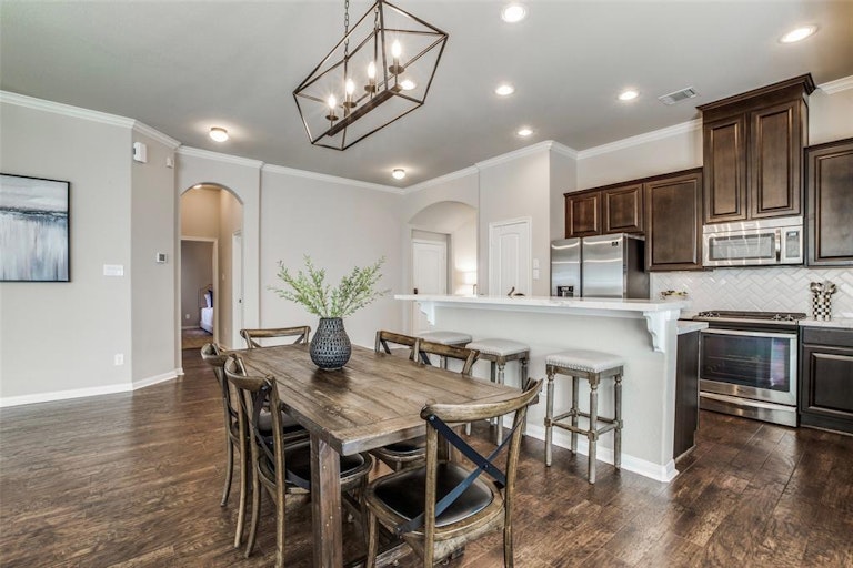 Photo 12 of 34 - 9315 Mystic Falls Ln, Humble, TX 77396