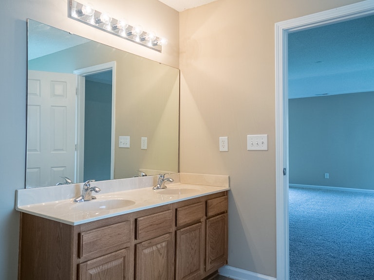 Photo 25 of 37 - 508 Hillview Dr, Durham, NC 27703