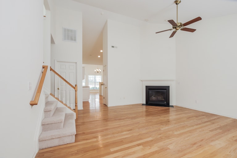 Photo 3 of 25 - 3329 Archdale Dr, Raleigh, NC 27614