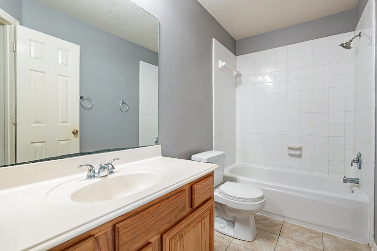 Photo 23 of 26 - 3839 Canton Dr, Pearland, TX 77584