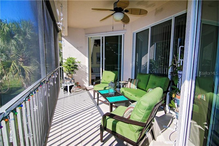 Photo 5 of 18 - 6973 Prosperity Cir #2201, Sarasota, FL 34238