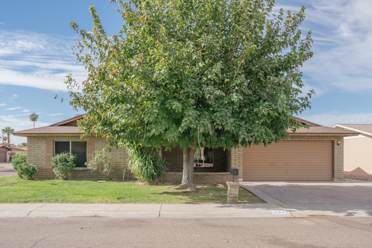Photo 1 of 26 - 10612 N 47th Dr, Glendale, AZ 85304