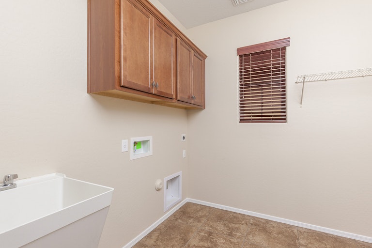 Photo 19 of 25 - 5613 W Kowalsky Ln, Phoenix, AZ 85339