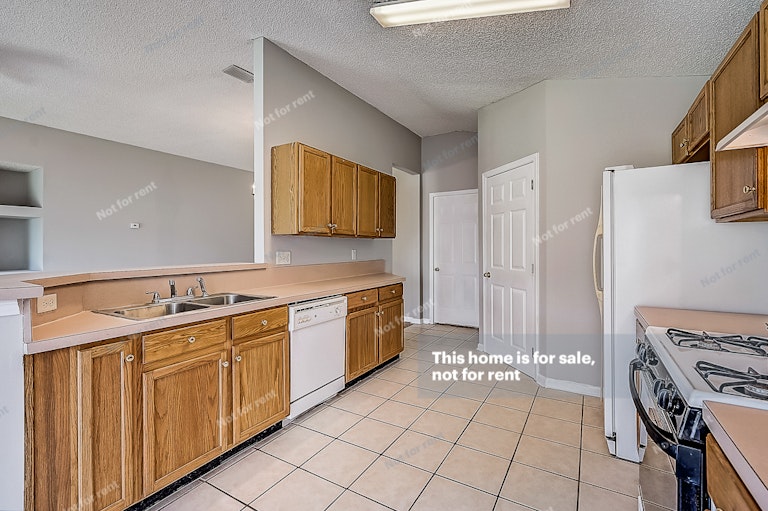 Photo 23 of 37 - 12262 Gehrig Dr, Jacksonville, FL 32224