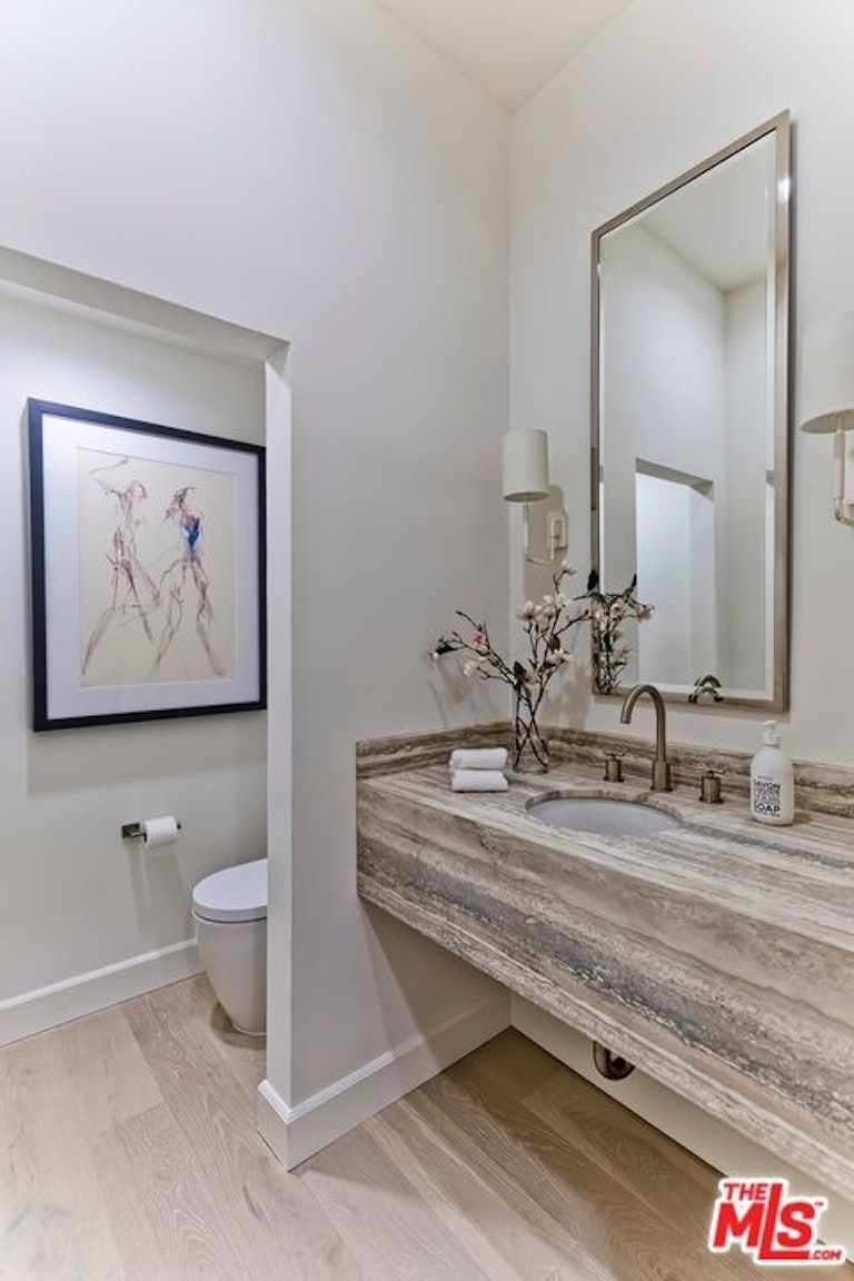 Photo 6 of 24 - 10106 Empyrean Way #201, Los Angeles, CA 90067
