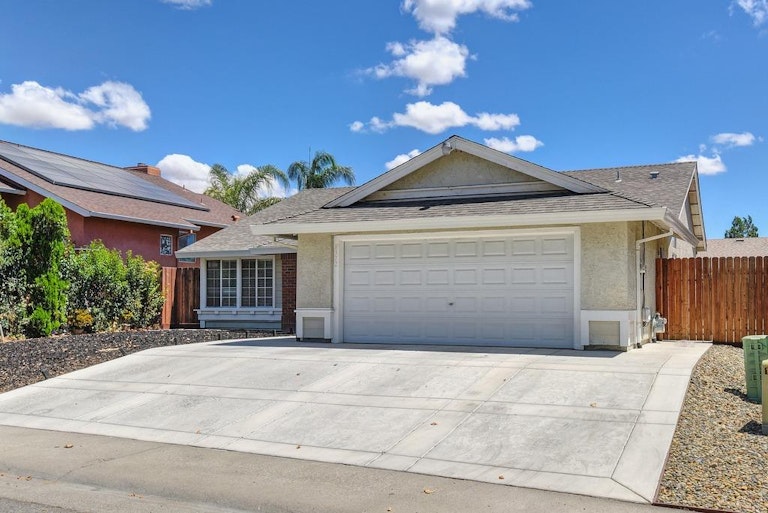 Photo 3 of 40 - 8372 Vintage Park Dr, Sacramento, CA 95828