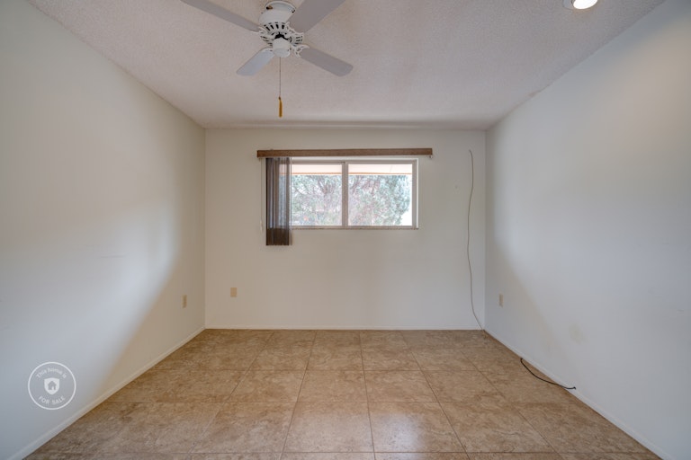 Photo 14 of 23 - 10938 W Meade Dr, Sun City, AZ 85351
