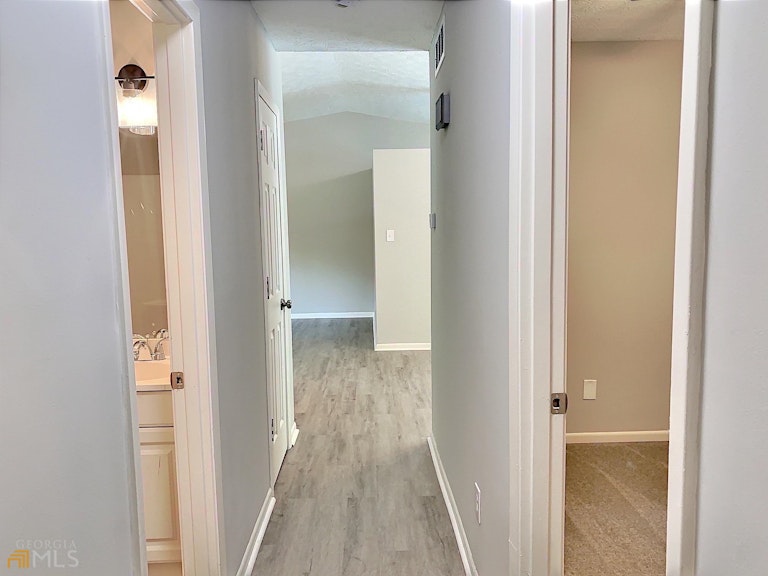 Photo 19 of 24 - 2817 Spanish Oak Dr SW, Lilburn, GA 30047