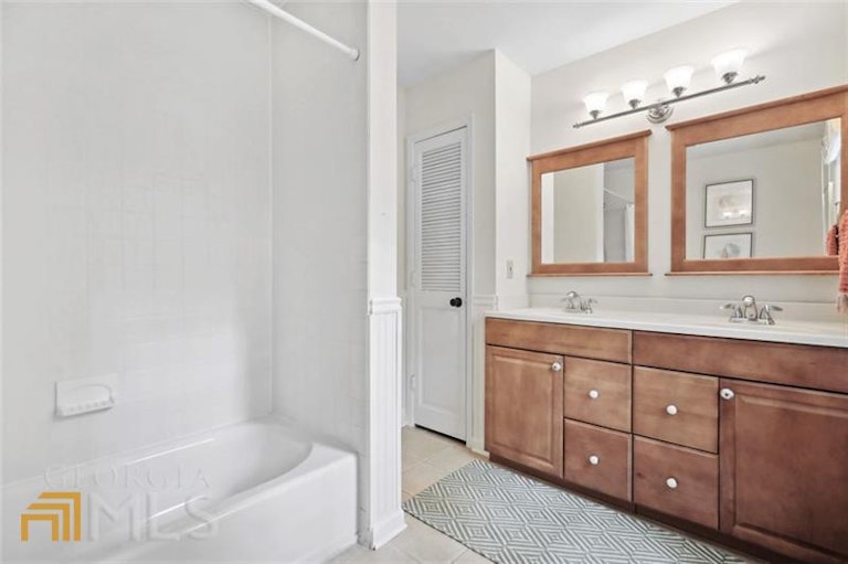 Photo 30 of 36 - 4345 Inverary Walk NE, Roswell, GA 30075