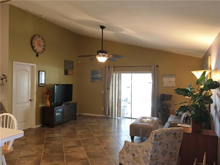 Photo 25 of 25 - 24535 Laurel Ridge Dr, Lutz, FL 33559