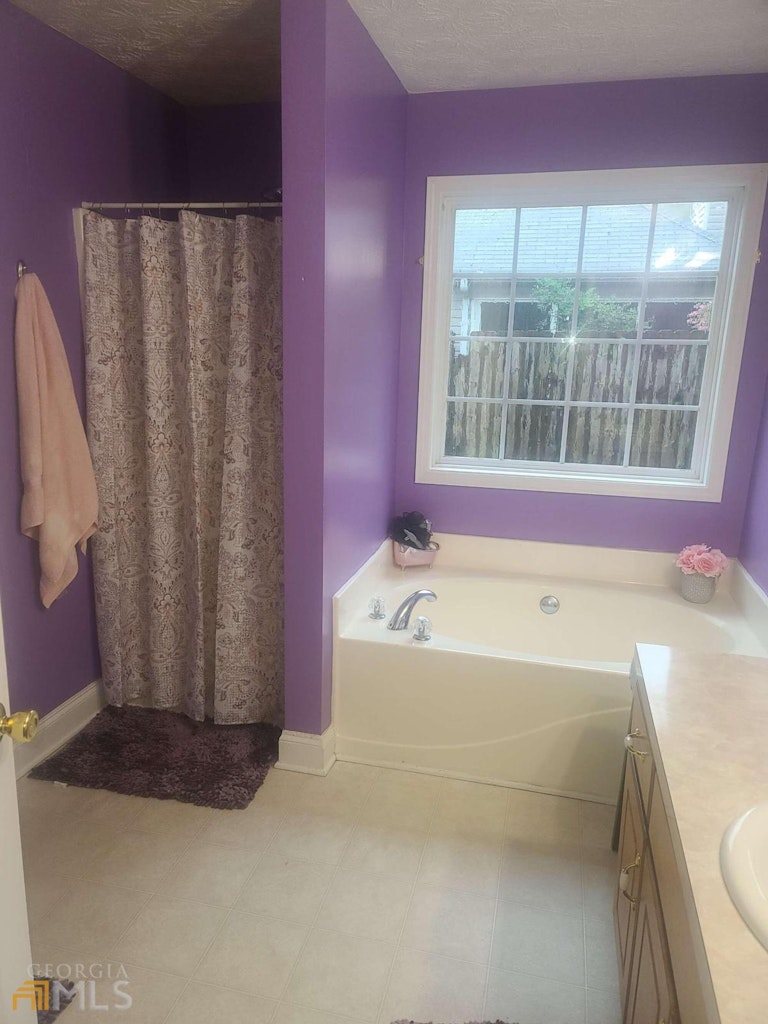 Photo 12 of 20 - 418 Shenandoah Ct, Winder, GA 30680