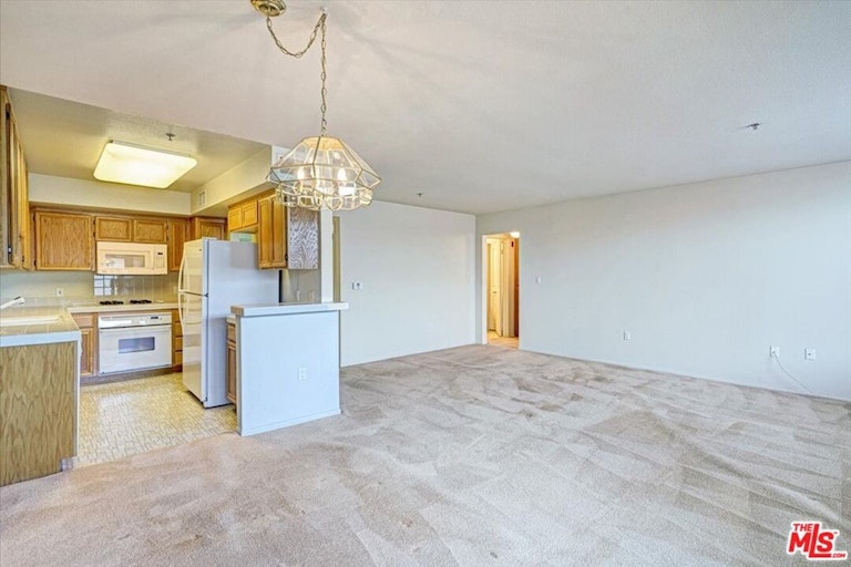 Photo 10 of 27 - 4501 Cedros Ave #324, Sherman Oaks, CA 91403