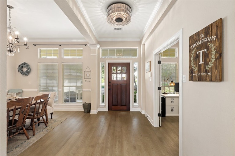 Photo 3 of 36 - 9903 Patrice Dr, Austin, TX 78750