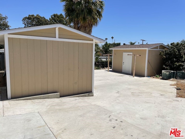 Photo 27 of 29 - 12421 Arbor Pl, Los Angeles, CA 90044