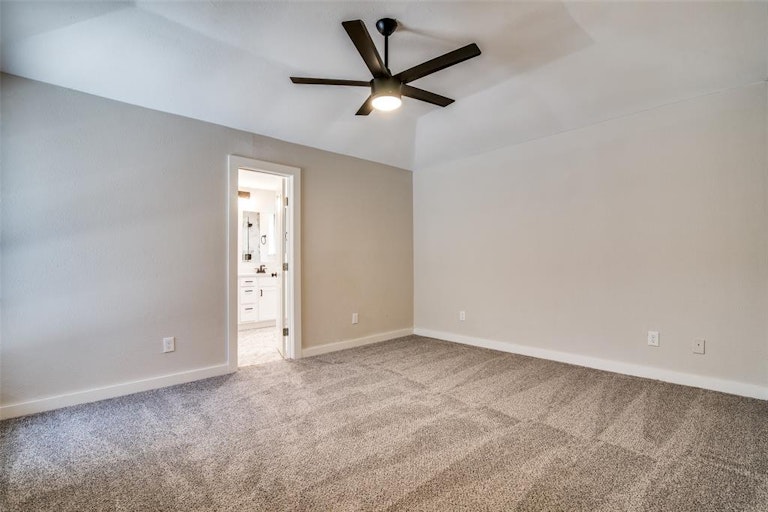 Photo 12 of 25 - 4306 Aspen Dr, Rowlett, TX 75088