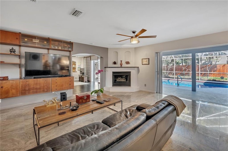 Photo 15 of 45 - 449 S Shore Dr, Osprey, FL 34229