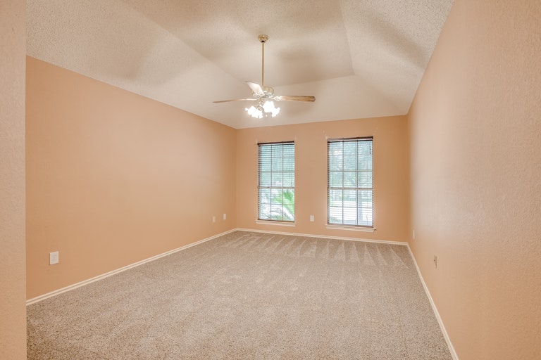 Photo 16 of 29 - 720 Ridgemont Dr, Allen, TX 75002