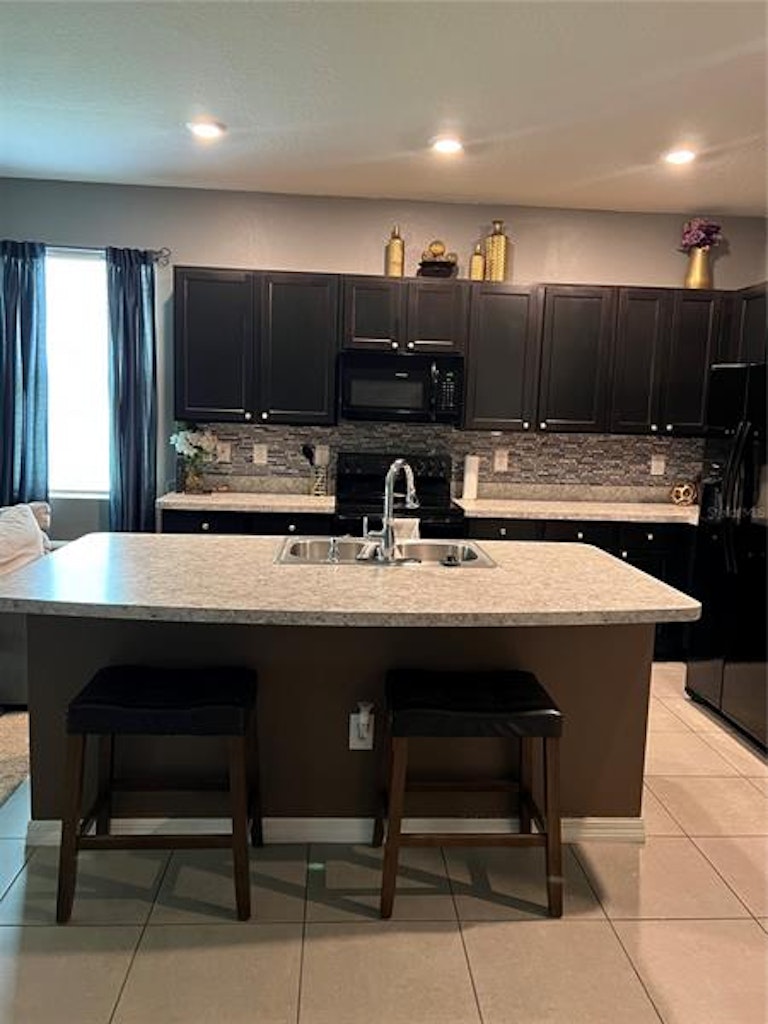 Photo 16 of 60 - 821 Lucent Sands Ct, Brandon, FL 33511