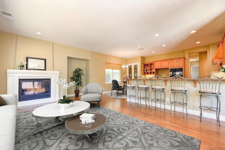 Photo 17 of 35 - 712 Grandview Dr, Auburn, CA 95603