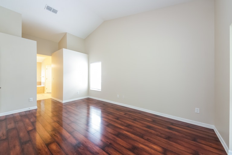 Photo 18 of 27 - 2207 Wolf Ridge Ln, Mount Dora, FL 32757