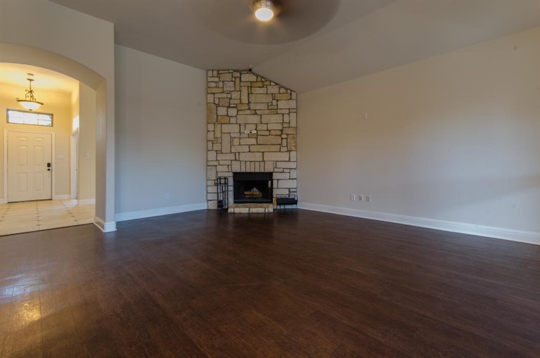 Photo 10 of 33 - 3058 Lakefield Dr, Little Elm, TX 75068