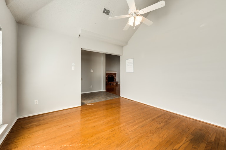 Photo 16 of 28 - 2705 Granite Ave, Sachse, TX 75048