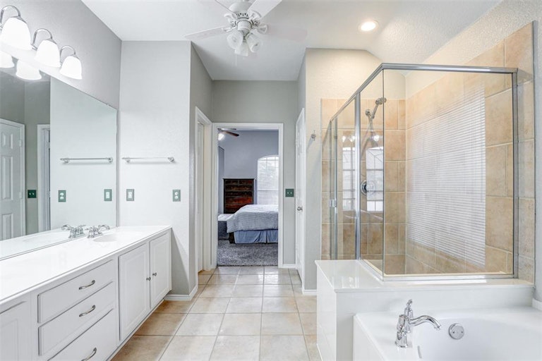 Photo 28 of 31 - 4644 Matthew Dr, Fort Worth, TX 76244