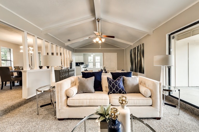 Photo 4 of 26 - 2805 Teakwood Ln, Plano, TX 75075