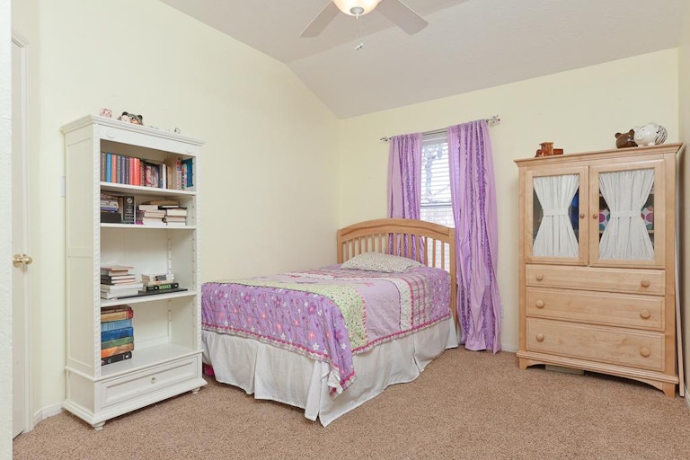 Photo 13 of 17 - 2916 Cambridge Circus, Pearland, TX 77581