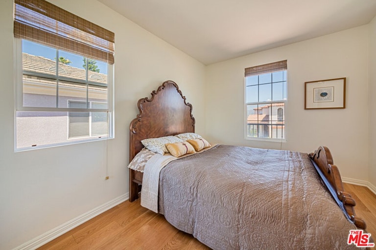 Photo 27 of 48 - 686 Milford St, Los Angeles, CA 90042