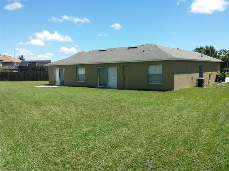 Photo 2 of 16 - 5109 Iris Ct, Kissimmee, FL 34758