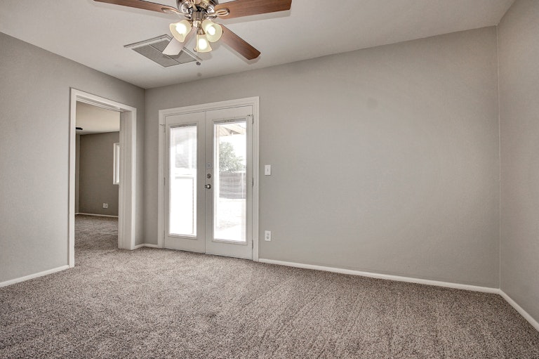 Photo 12 of 19 - 6977 W San Miguel Ave, Glendale, AZ 85303
