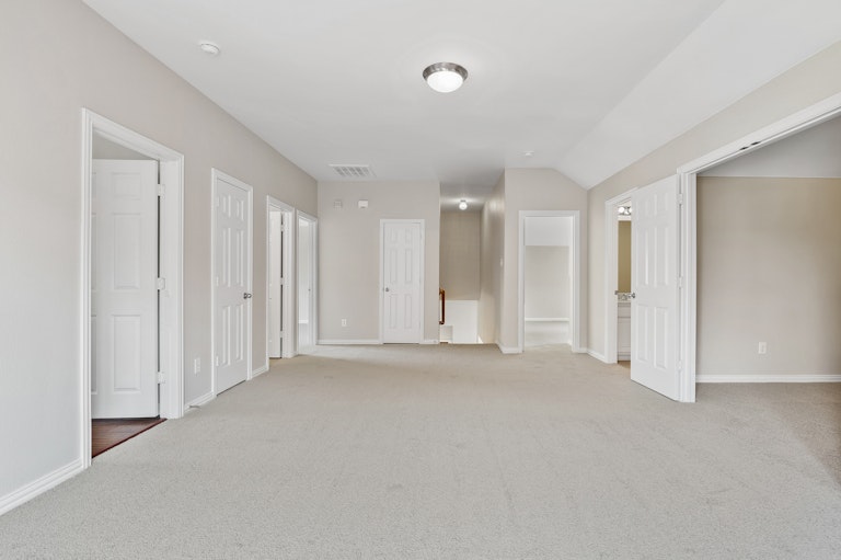 Photo 25 of 36 - 304 Granite Falls Dr, Keller, TX 76248