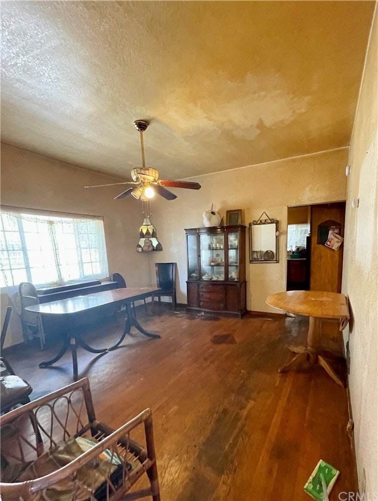 Photo 18 of 31 - 5415 Ash St, Los Angeles, CA 90042