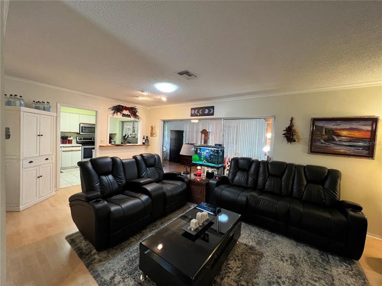 Photo 17 of 35 - 1618 Whithorn Pl, Palm Harbor, FL 34684