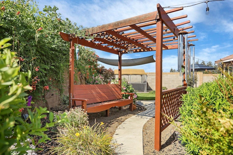 Photo 38 of 46 - 1026 Dimaggio Way, Galt, CA 95632