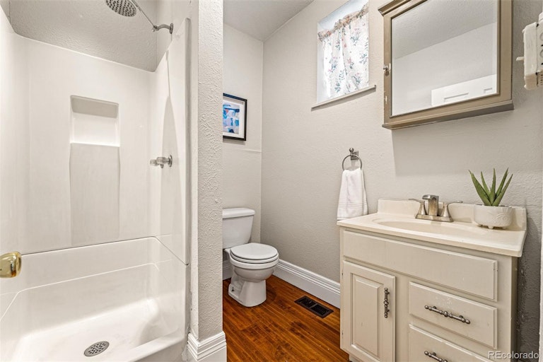 Photo 20 of 40 - 2917 Glenarm Pl, Denver, CO 80205