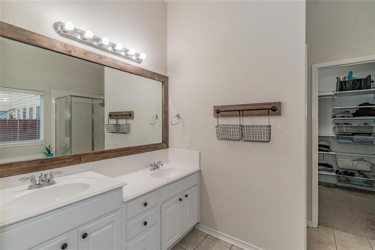 Photo 23 of 32 - 7816 Riverwalk Trl, McKinney, TX 75070